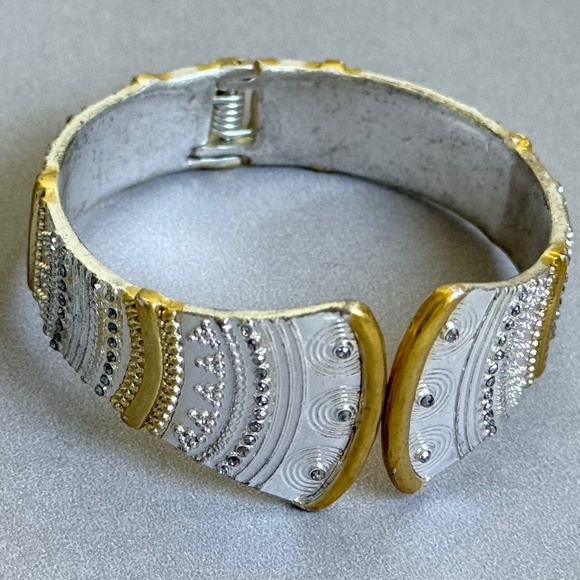 Lucky Brand Jewelry - VINTAGE LUCKY BRAND Bracelet Cuff Hinge Clamp Silver Gold Rhinestones Boho (6)